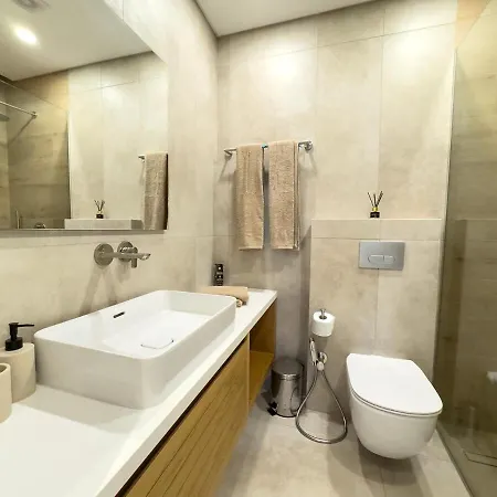 Malberry Park 101 - Modern 2bedroom With Shared Heated Pool, Sauna, Gym, Jacuzzi Lejlighed Paphos