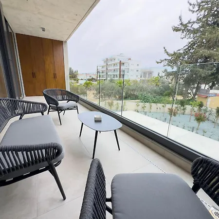 Malberry Park 101 - Modern 2 Bedroom With Pool, Gym, Jaccuzi
