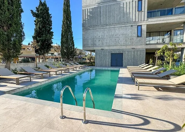 Malberry Park 101 - Modern 2bedroom With Shared Heated Pool, Sauna, Gym, Jacuzzi