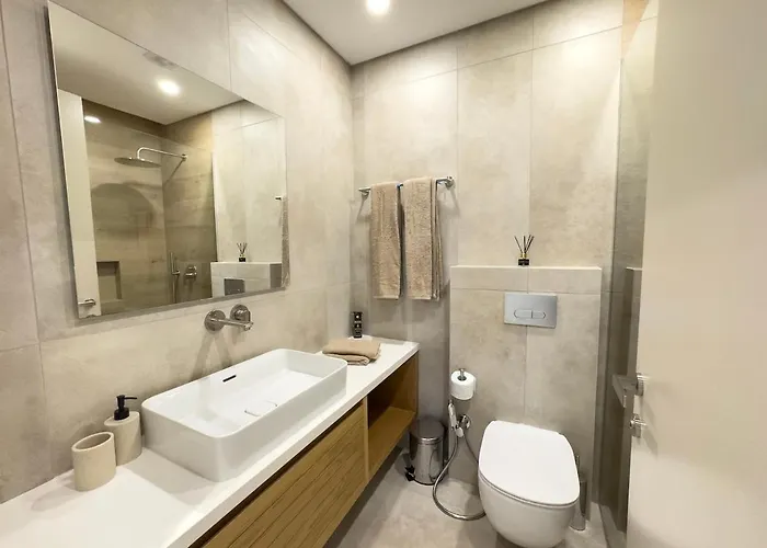 Malberry Park 101 - Modern 2bedroom With Shared Heated Pool, Sauna, Gym, Jacuzzi Apartament *