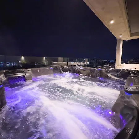 Malberry Park 101 - Modern 2bedroom With Shared Heated Pool, Sauna, Gym, Jacuzzi Apartment Paphos