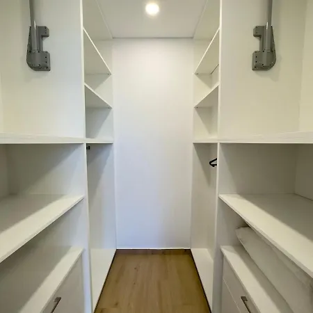 Malberry Park 101 - Modern 2bedroom With Shared Heated Pool, Sauna, Gym, Jacuzzi * Paphos