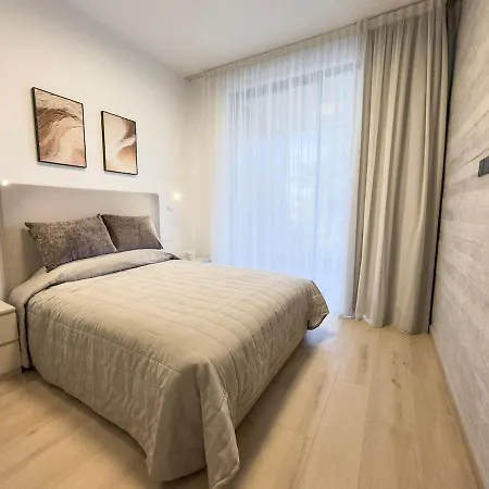 Malberry Park 101 - Modern 2bedroom With Shared Heated Pool, Sauna, Gym, Jacuzzi Paphos