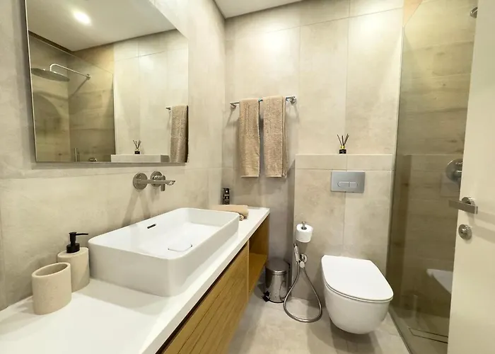 Malberry Park 101 - Modern 2bedroom With Shared Heated Pool, Sauna, Gym, Jacuzzi Daire Pafos