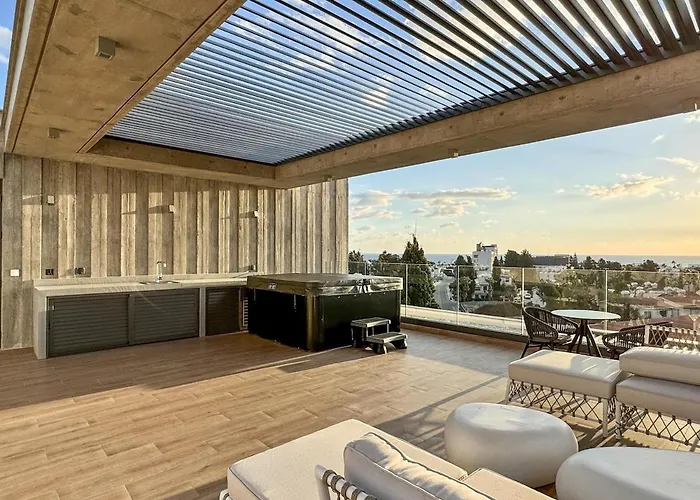 Malberry Park 101 - Modern 2bedroom With Shared Heated Pool, Sauna, Gym, Jacuzzi *