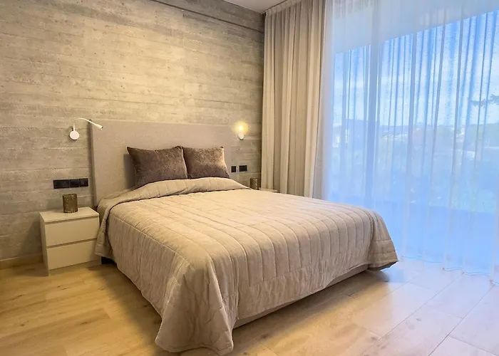 Daire Malberry Park 101 - Modern 2bedroom With Shared Heated Pool, Sauna, Gym, Jacuzzi Pafos