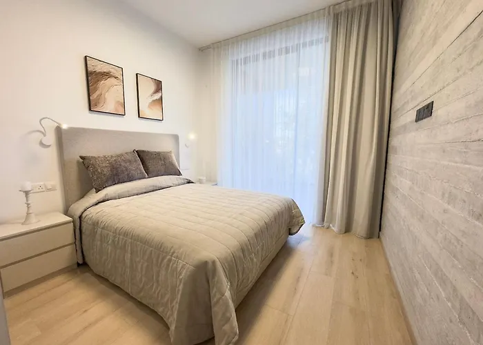 Malberry Park 101 - Modern 2bedroom With Shared Heated Pool, Sauna, Gym, Jacuzzi Pafos