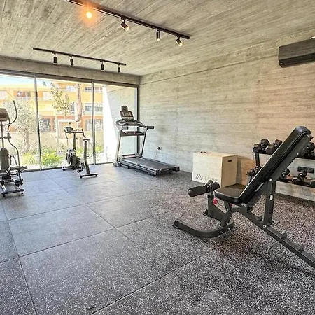 Malberry Park 101 - Modern 2 Bedroom With Pool, Gym, Jaccuzi Διαμέρισμα