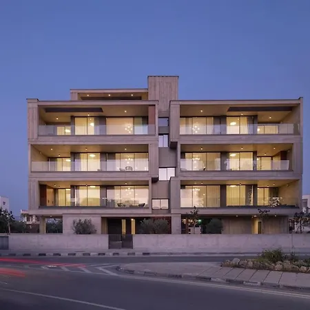 Malberry Park 101 - Modern 2 Bedroom With Pool, Gym, Jaccuzi *
