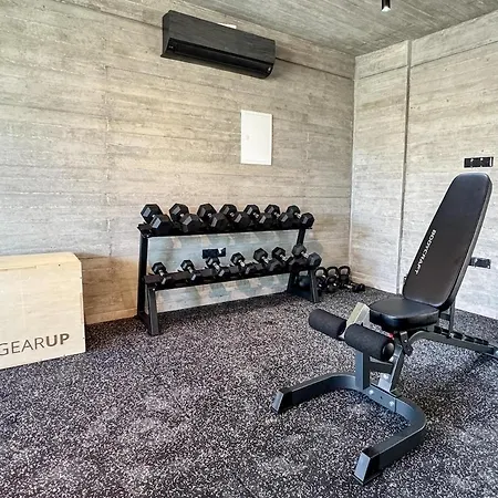 Malberry Park 101 - Modern 2 Bedroom With Pool, Gym, Jaccuzi *