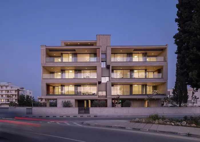 Malberry Park 101 - Modern 2bedroom With Shared Heated Pool, Sauna, Gym, Jacuzzi *