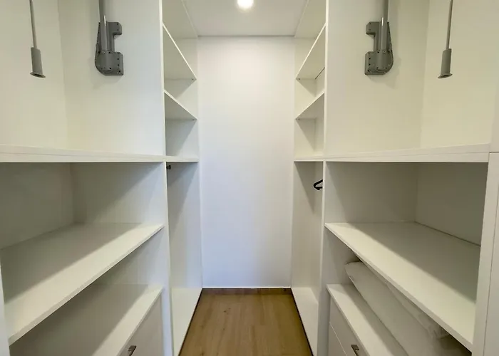 Malberry Park 101 - Modern 2bedroom With Shared Heated Pool, Sauna, Gym, Jacuzzi * Paphos